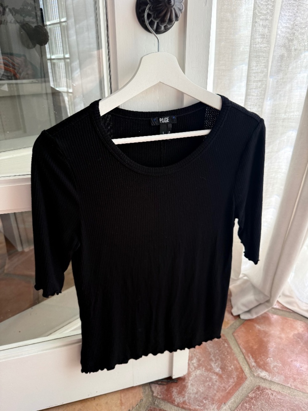 PAIGE Ribbed elbow length shirt